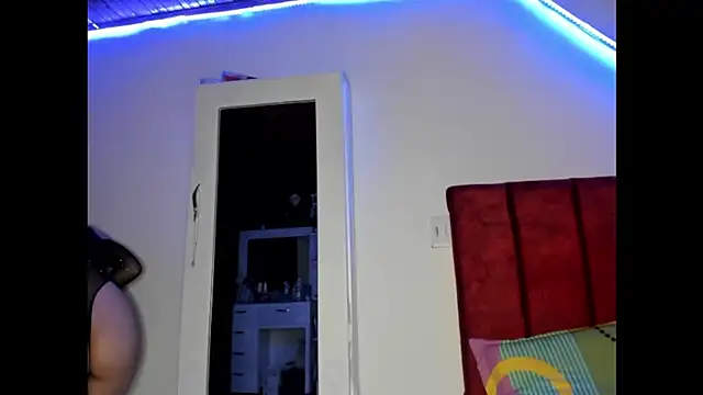 ScarletWitch X online show from 09-17-25, 04:03