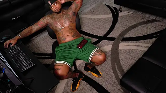 SLANGONDEMHOES online show from 03-18-26, 06:11