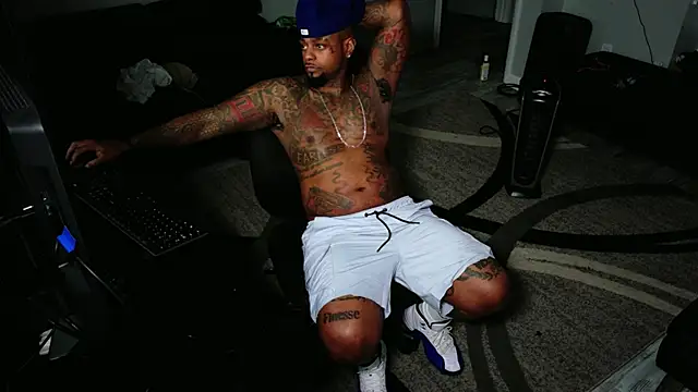 Snapshot of SLANGONDEMHOES chatting on 06-12-26, 04:44 SLANGONDEMHOES online show from 06-12-26, 04:44