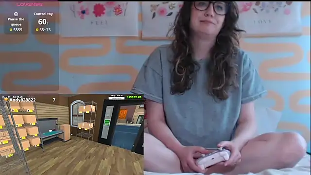 Snapshot of EllieMelts chatting on 03-18-26, 03:04 EllieMelts online show from 03-18-26, 03:04