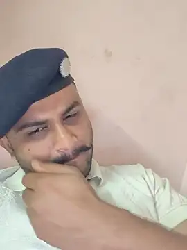 Snapshot of Frvgggghh chatting on 02-03-26, 08:19 Frvgggghh online show from 02-03-26, 08:19