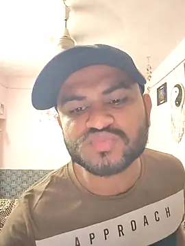 Snapshot of Frvgggghh chatting on 03-20-26, 05:23 Frvgggghh online show from 03-20-26, 05:23