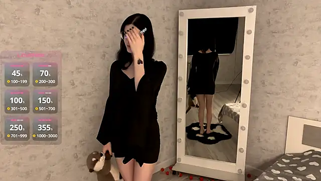 Snapshot of FakeLamb chatting on 02-02-26, 09:13 FakeLamb online show from 02-02-26, 09:13