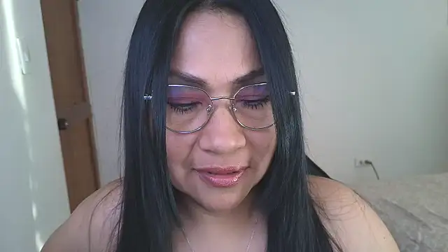 Snapshot of LissafeetHott chatting on 11-23-25, 10:09 LissafeetHott online show from 11-23-25, 10:09