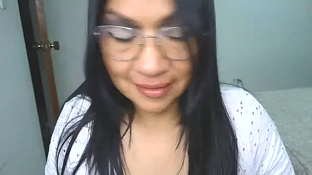 Snapshot of LissafeetHott chatting on 12-19-25, 11:12 LissafeetHott online show from 12-19-25, 11:12