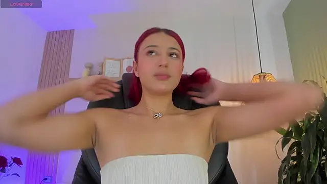 Cristalfoxy  online show from 01-13-26, 07:41