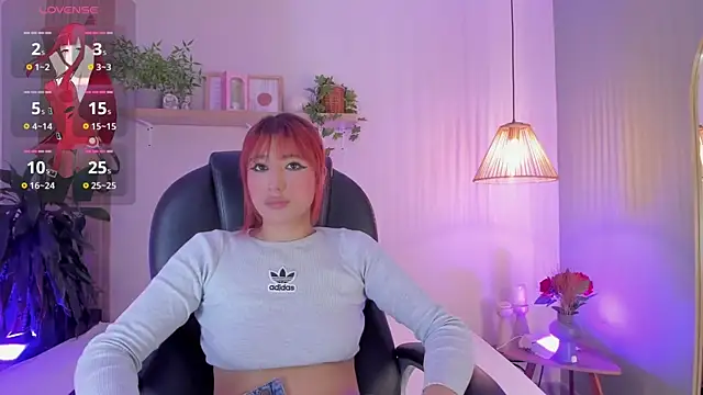 Cristalfoxy  online show from 02-20-26, 08:09