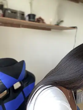 Snapshot of Elahia__marquez chatting on 09-19-25, 06:30 Elahia marquez online show from 09-19-25, 06:30