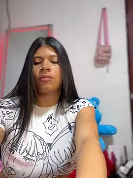 Snapshot of Elahia__marquez chatting on 12-01-25, 03:44 Elahia marquez online show from 12-01-25, 03:44