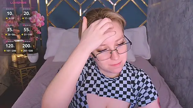 AlexandraGreen online show from 04-06-26, 09:05