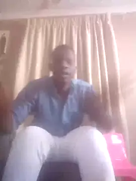 Snapshot of FANTASYROOM23 chatting on 01-18-26, 04:44 FANTASYROOM23 online show from 01-18-26, 04:44