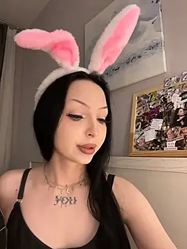 Lina Thornton  online show from 04-04-26, 07:55