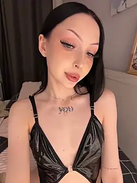 Lina Thornton  online show from 04-16-26, 04:41