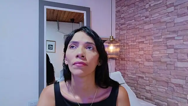 Martina thompson69 online show from 03-12-26, 04:57