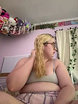Snapshot of imawhorenslut19 chatting on 06-06-26, 02:27 imawhorenslut19 online show from 06-06-26, 02:27