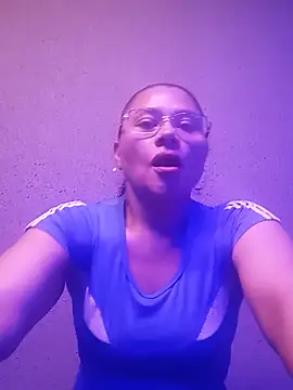 Snapshot of Isbettyche chatting on 06-10-26, 05:34 Isbettyche online show from 06-10-26, 05:34