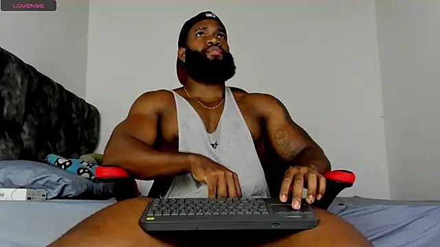 Snapshot of james_musclebbc chatting on 05-15-26, 10:50 james musclebbc online show from 05-15-26, 10:50