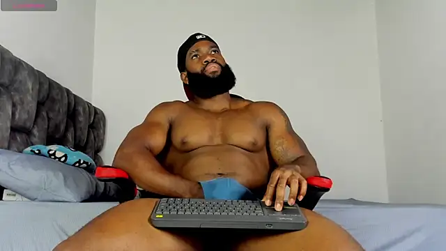 Snapshot of james_musclebbc chatting on 05-19-26, 10:05 james musclebbc online show from 05-19-26, 10:05