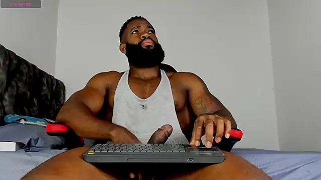 Snapshot of james_musclebbc chatting on 05-29-26, 10:19 james musclebbc online show from 05-29-26, 10:19