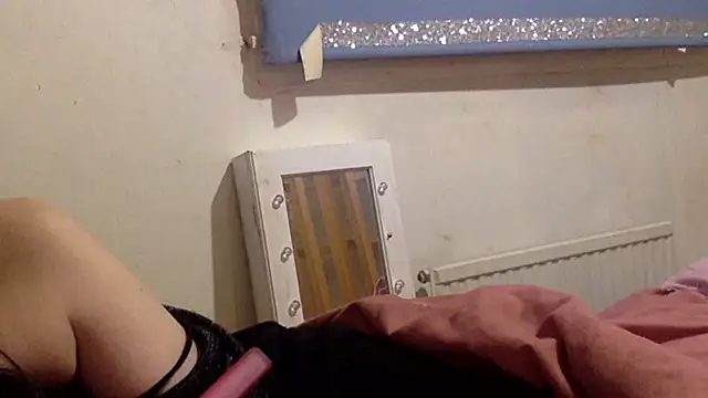 Bellababexox  online show from 09-09-25, 02:22