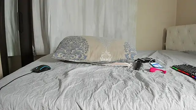 twinwoke12 online show from 06-17-26, 07:59