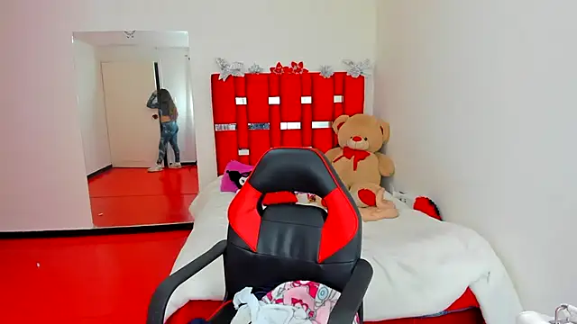Luna Analya online show from 07-15-26, 12:27
