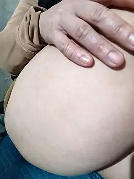 Snapshot of Mona8386 chatting on 01-14-26, 01:50 Mona8386 online show from 01-14-26, 01:50