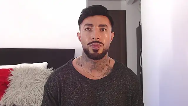 Snapshot of andrea_de_lucaa chatting on 06-11-26, 04:43 andrea de lucaa online show from 06-11-26, 04:43