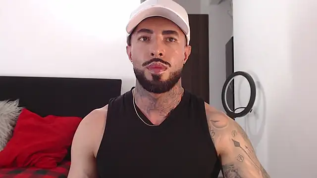 Snapshot of andrea_de_lucaa chatting on 06-26-26, 04:17 andrea de lucaa online show from 06-26-26, 04:17