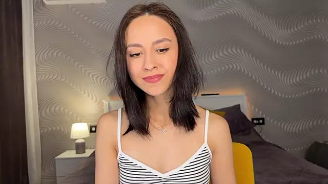 MiaSweetasHoney online show from 06-15-26, 07:43