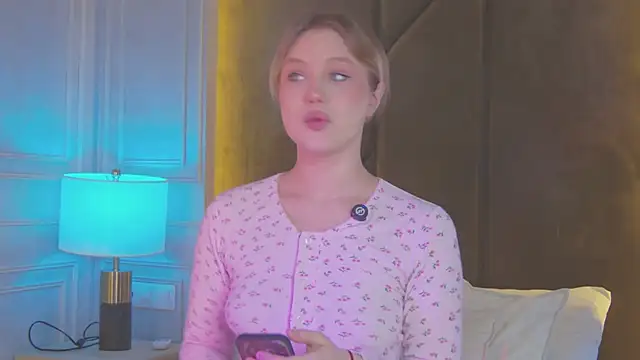 CaitlinSugar online show from 03-08-26, 04:38