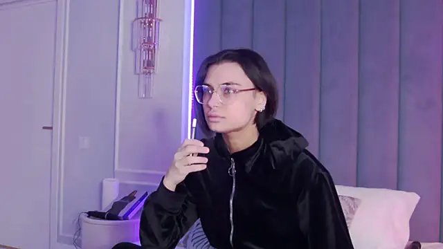 VioletAsh online show from 02-08-26, 04:27