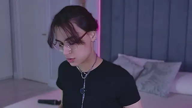 VioletAsh online show from 07-18-26, 04:27