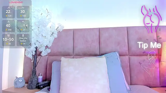 Snapshot of KatheMiler chatting on 10-13-25, 12:54 KatheMiler online show from 10-13-25, 12:54