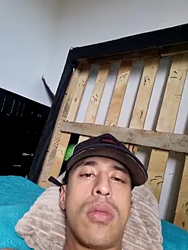 Santi2323xxX online show from 03-20-26, 06:57