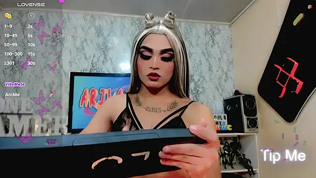 Snapshot of Natasha_clifford chatting on 02-09-26, 11:36 Natasha clifford online show from 02-09-26, 11:36