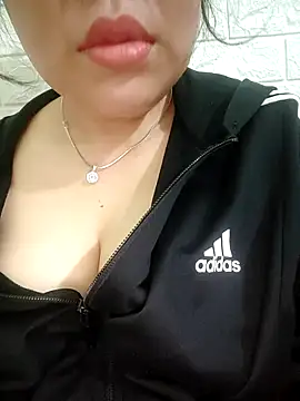 Julyy08 online show from 05-09-26, 10:53