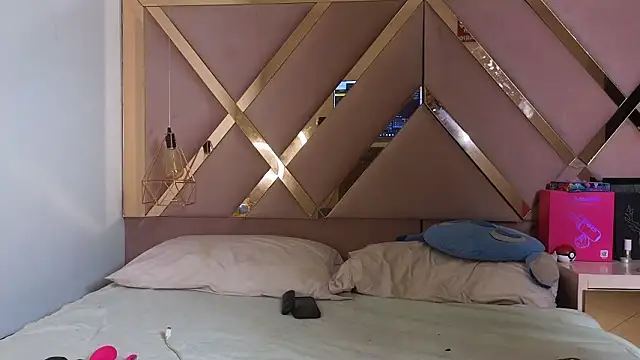 Sophia moo  online show from 03-20-26, 06:40