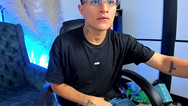 LiamDeep online show from 03-02-26, 05:19