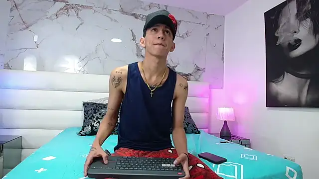 Marcus and Tony online show from 04-10-26, 08:13