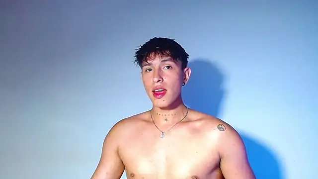 Snapshot of rowanbigboy23 chatting on 03-22-26, 12:47 rowanbigboy23 online show from 03-22-26, 12:47