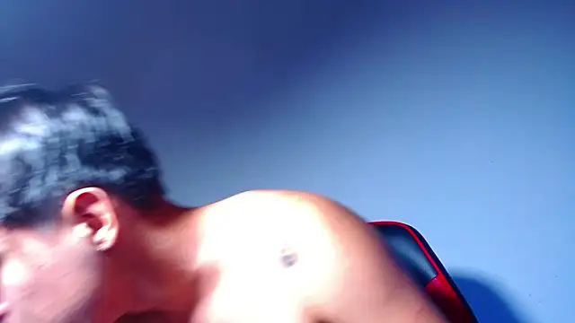 Snapshot of rowanbigboy23 chatting on 04-13-26, 11:43 rowanbigboy23 online show from 04-13-26, 11:43