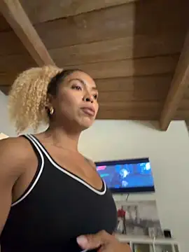 Snapshot of bobbiebbb chatting on 02-16-26, 11:39 bobbiebbb online show from 02-16-26, 11:39