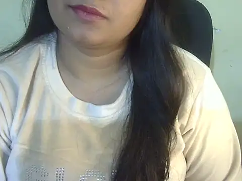 Snapshot of Aanya_Hazel chatting on 12-19-25, 08:05 Aanya Hazel online show from 12-19-25, 08:05