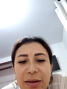 mia mancinii online show from 04-30-26, 04:02