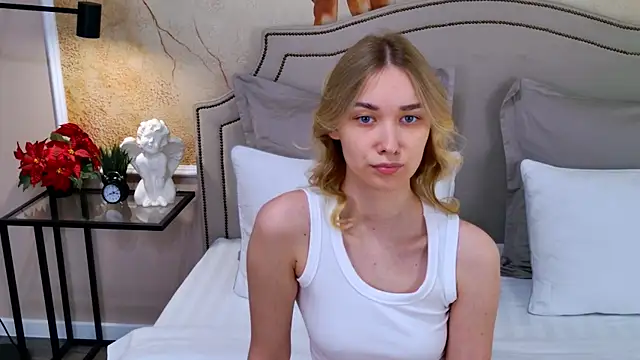 AmadaReine online show from 07-05-26, 04:14