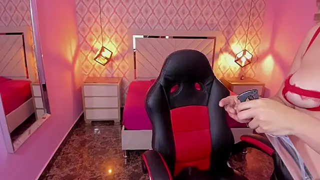 CHRISTY TEIGEN4 online show from 10-02-25, 07:21