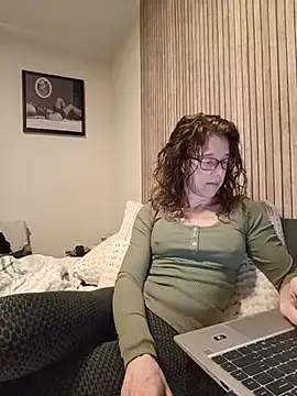 JezebelDutch online show from 05-18-26, 06:41