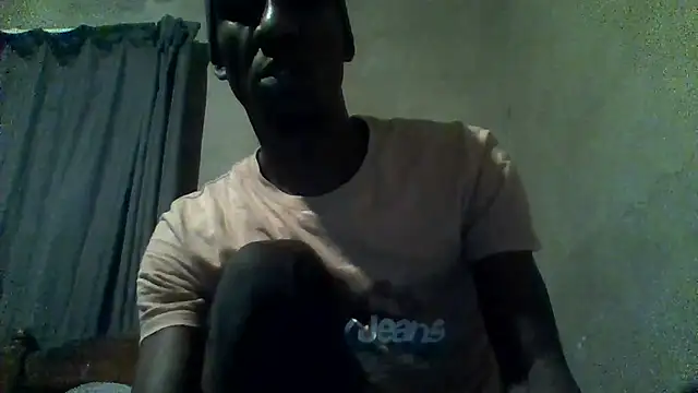 Snapshot of longdickson12345 chatting on 05-18-26, 11:32 longdickson12345 online show from 05-18-26, 11:32
