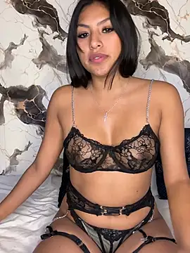 BrunetteBliss69 online show from 06-25-26, 12:43